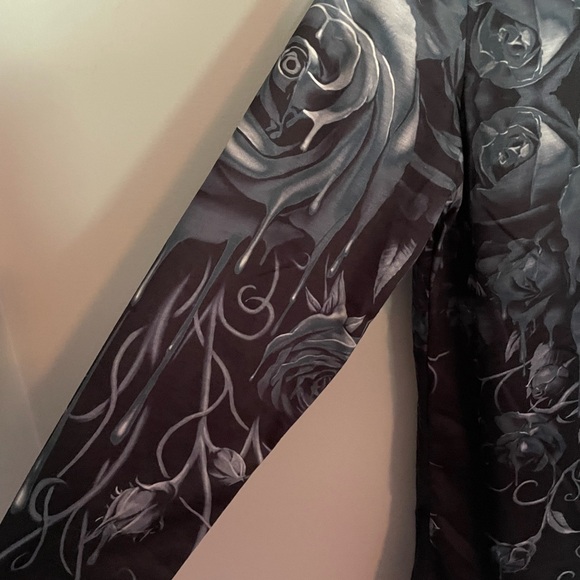 Top - Picture 3 of 5